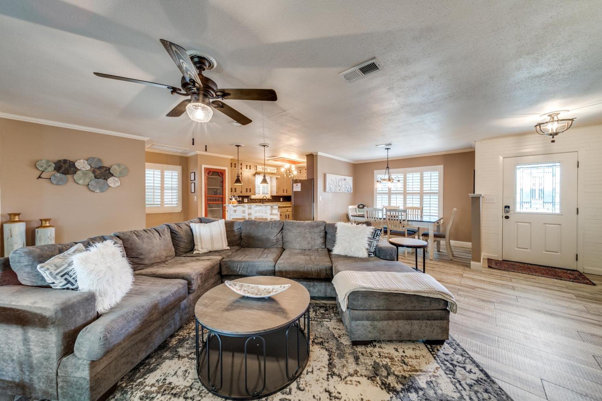 Charming Pet Friendly 4 Bdrm Home Mins To Main St And Wineries Fredericksburg Bagian luar foto