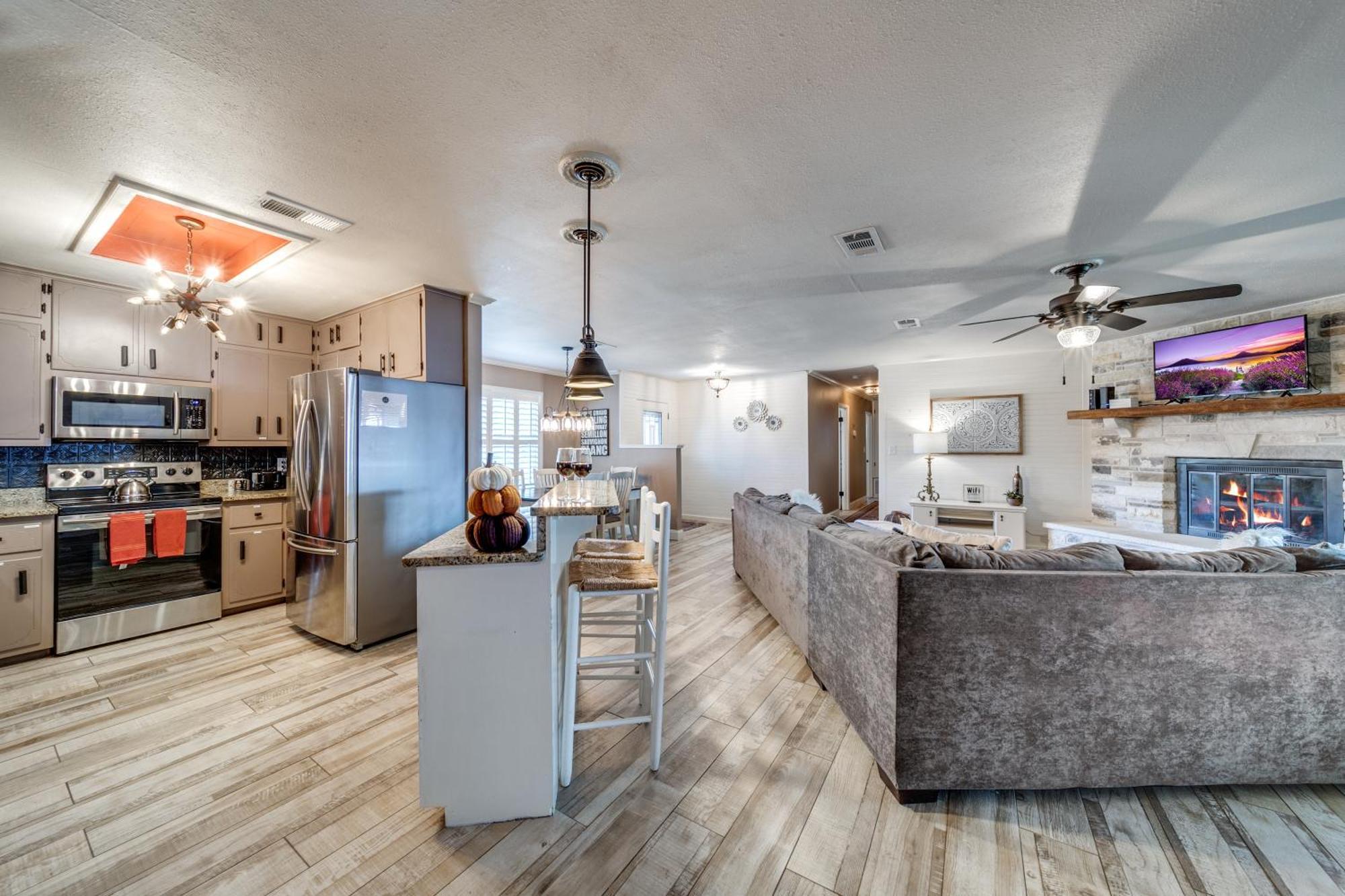 Charming Pet Friendly 4 Bdrm Home Mins To Main St And Wineries Fredericksburg Bagian luar foto