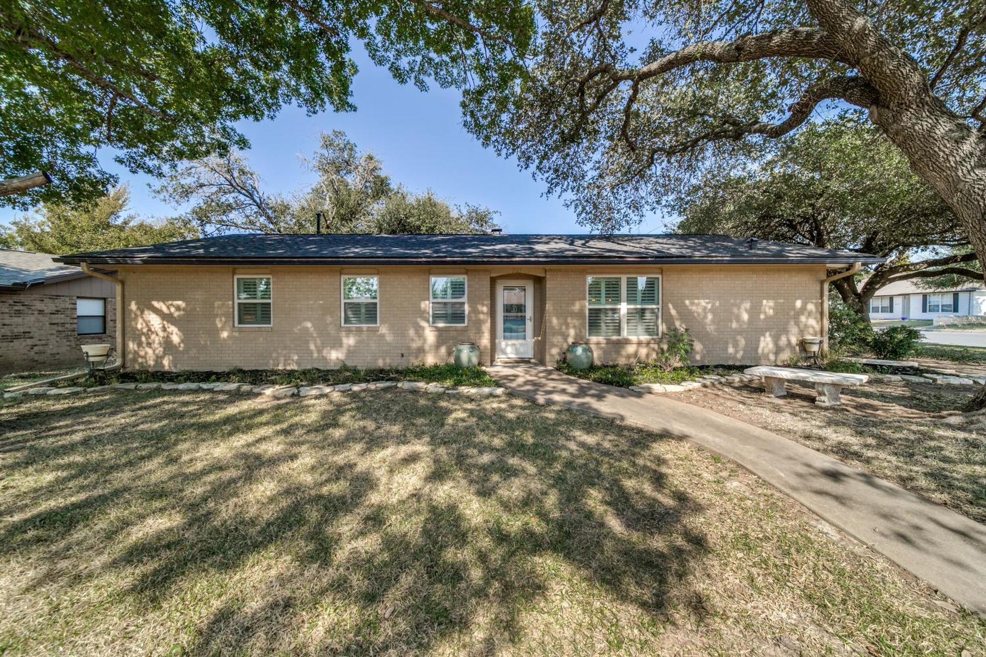 Charming Pet Friendly 4 Bdrm Home Mins To Main St And Wineries Fredericksburg Bagian luar foto