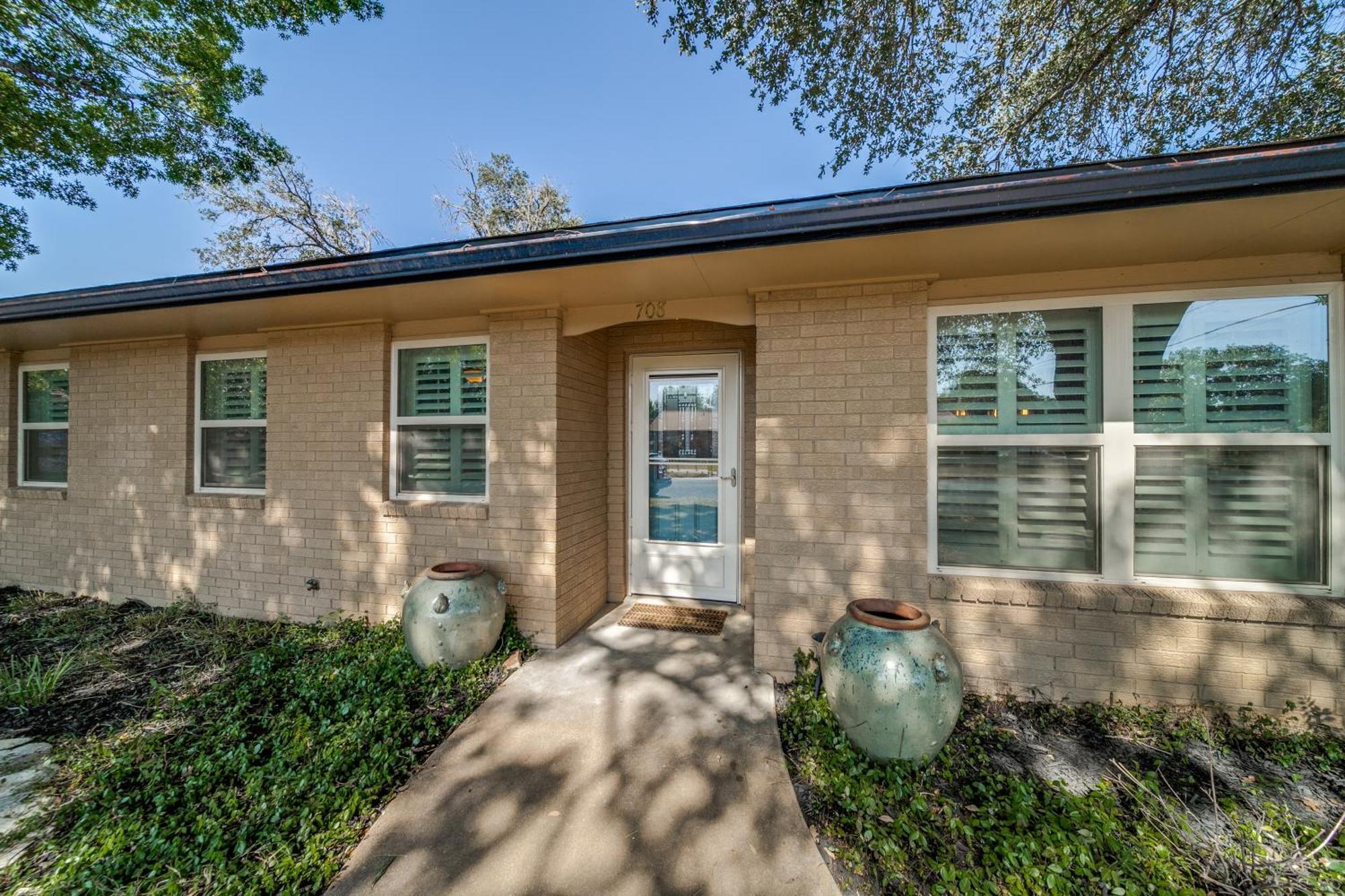 Charming Pet Friendly 4 Bdrm Home Mins To Main St And Wineries Fredericksburg Bagian luar foto