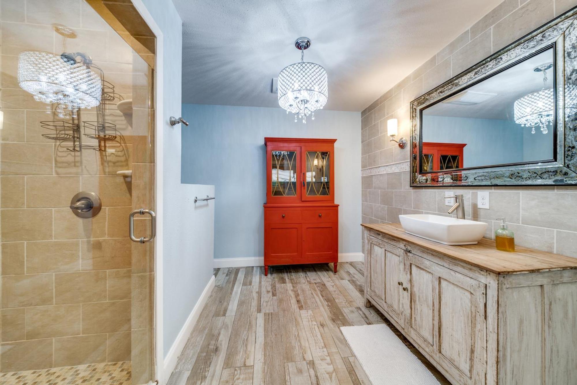 Charming Pet Friendly 4 Bdrm Home Mins To Main St And Wineries Fredericksburg Bagian luar foto