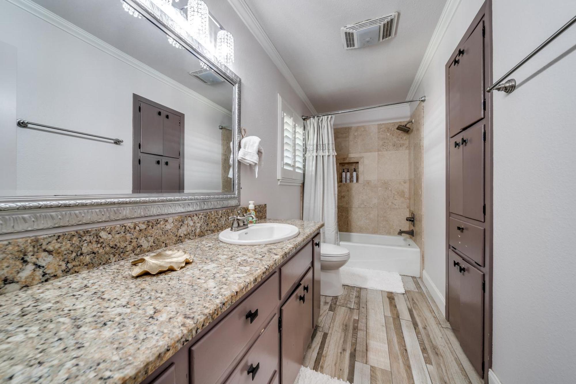 Charming Pet Friendly 4 Bdrm Home Mins To Main St And Wineries Fredericksburg Bagian luar foto